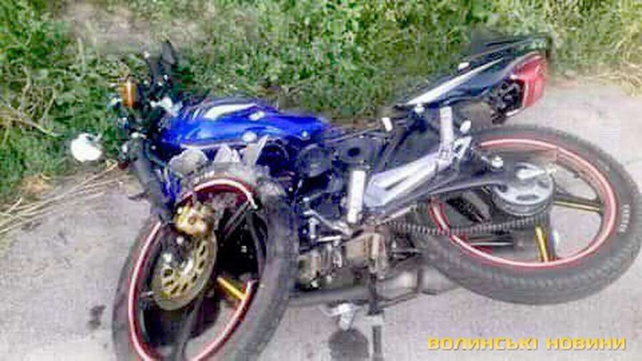 ДТП на Волині: «Део Ланос» зіткнувся із мотоциклом (фото)