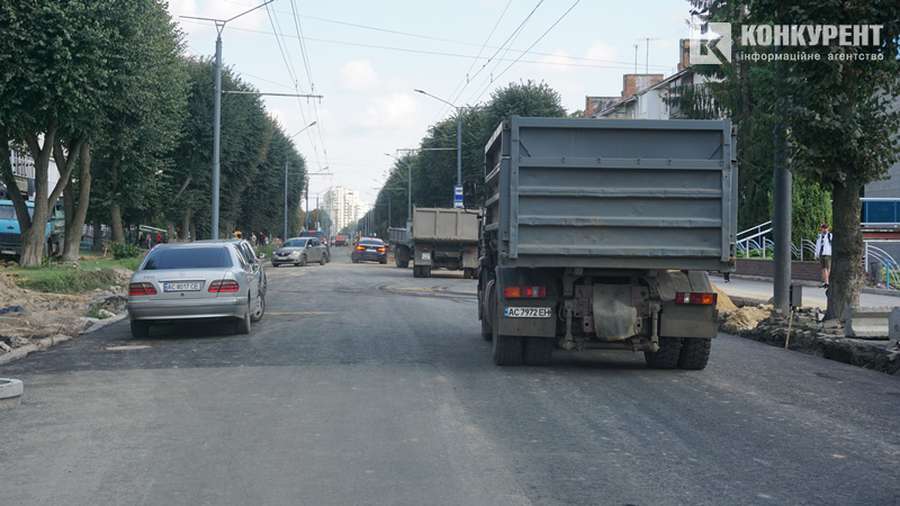 Упорядкують до 1 вересня: що коїться на проспекті Волі у Луцьку (фото)