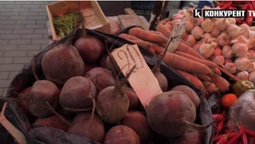 Базарний день: які ціни на буряк та моркву на луцькому ринку (відео)