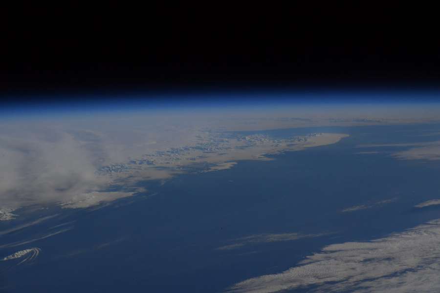 Астронавт NASA привітав світ з Новим роком новою світлиною з МКС (фото)