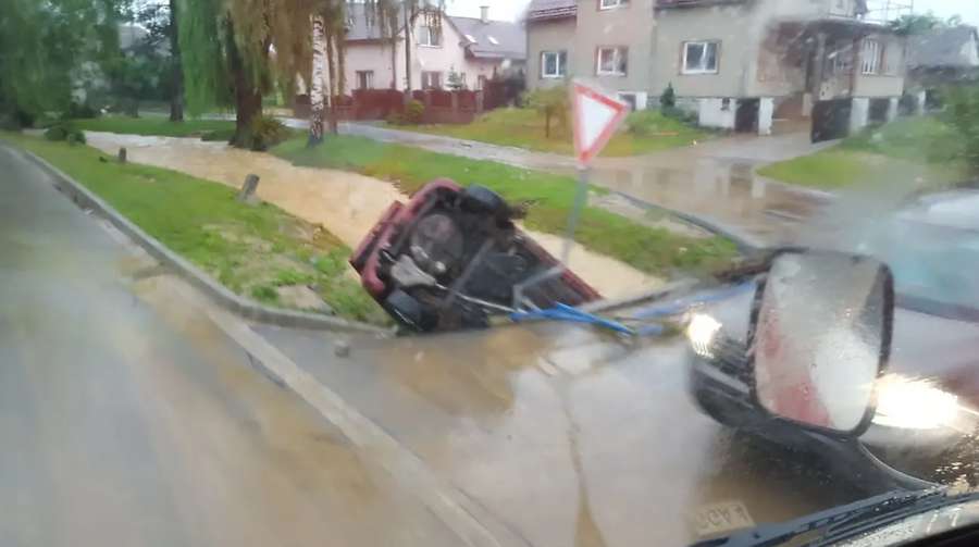 У Чехії через зливи затоплені кілька селищ: є загиблі (фото)