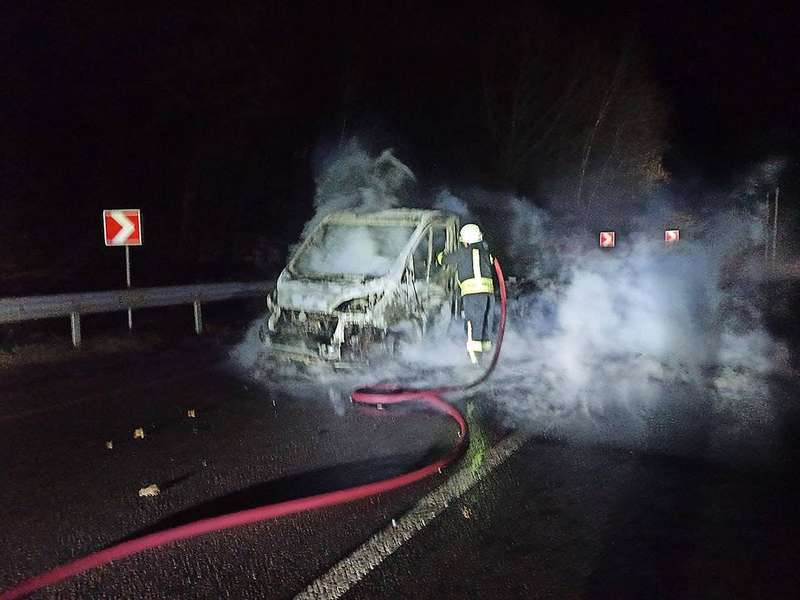 На Ковельщині посеред дороги загорівся автомобіль