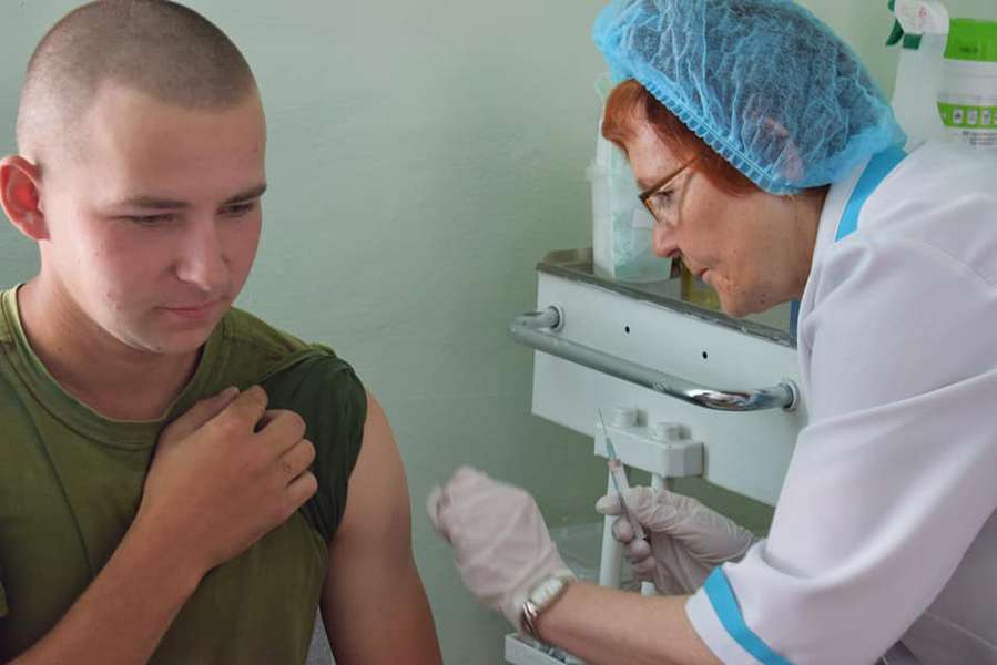 У Луцьку нацгвардійців вакцинують проти кору
