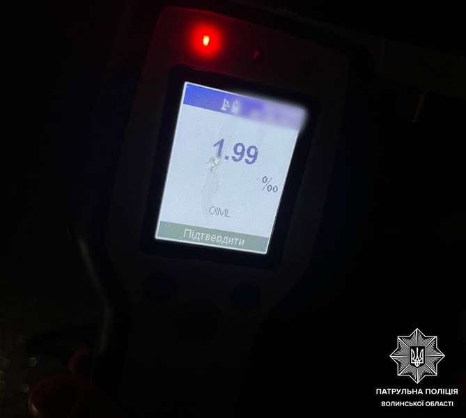 Сів п’яний за кермо вдруге за рік: у Луцьку зловили порушника комендантської години (фото)