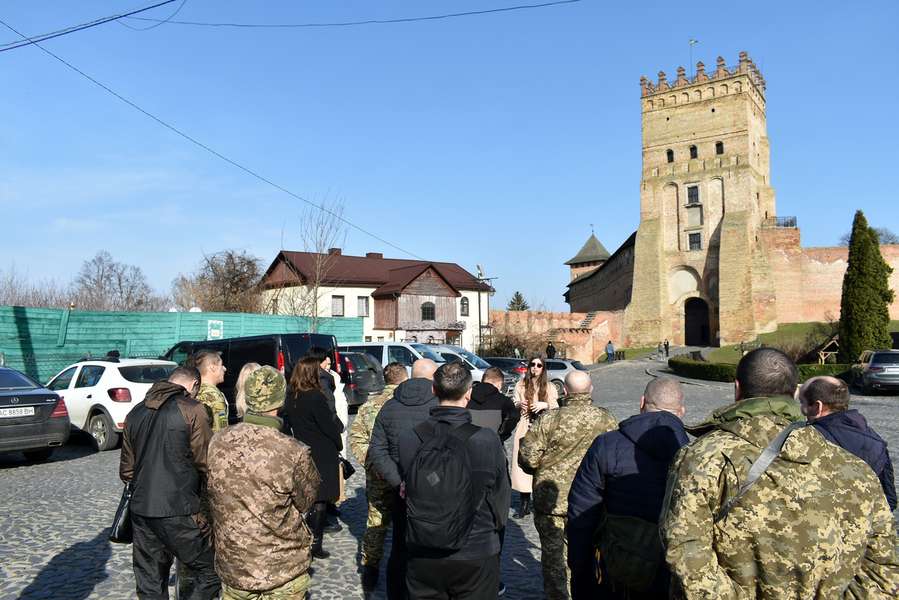 У Луцьку та районі організували екскурсію для військових, які проходять реабілітацію (фото)