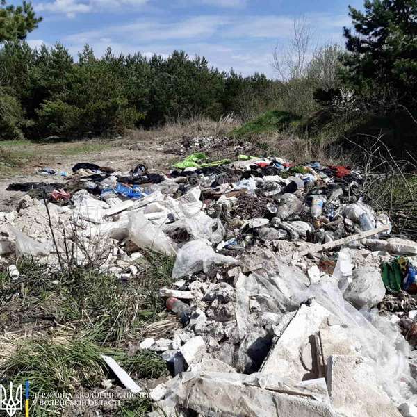 На Волині виявили шість стихійних сміттєзвалищ (фото)