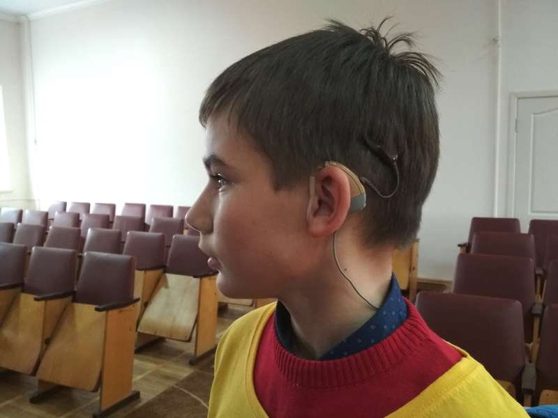 У Луцьку зробили першу унікальну операцію з відновлення слуху дитині (фото)