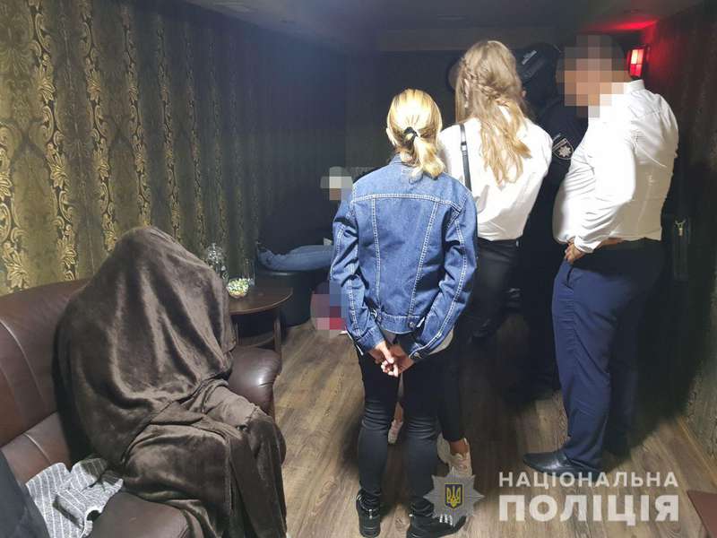 «Юнону» в Луцьку «накрили»: надавали секс-послуги й називали це «масажем» (фото, відео)