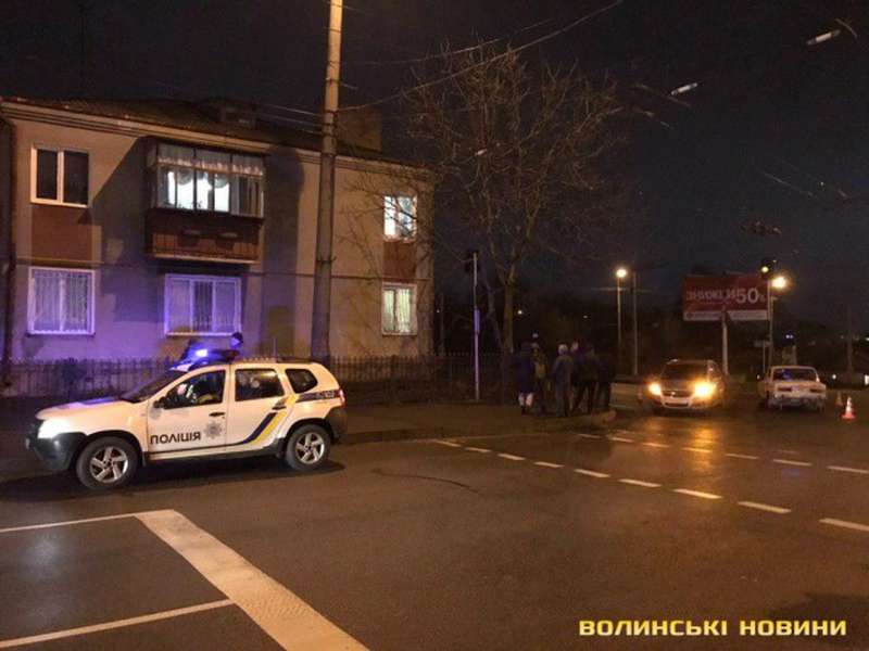 У Луцьку – аварія на перехресті: не розминулися ВАЗ і Opel (фото)