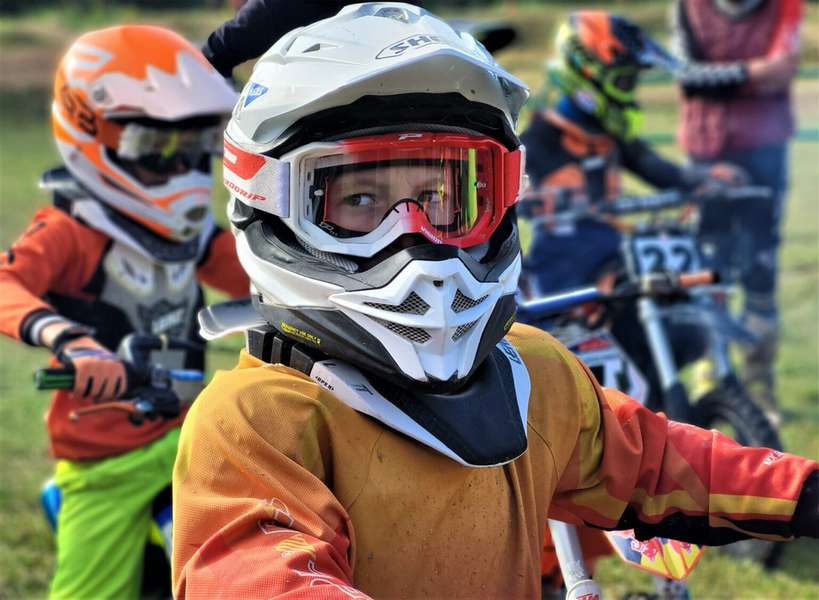 У Ковелі – змагання з мотокросу: понад 60 спортсменів випробовують місцеву трасу (фото)