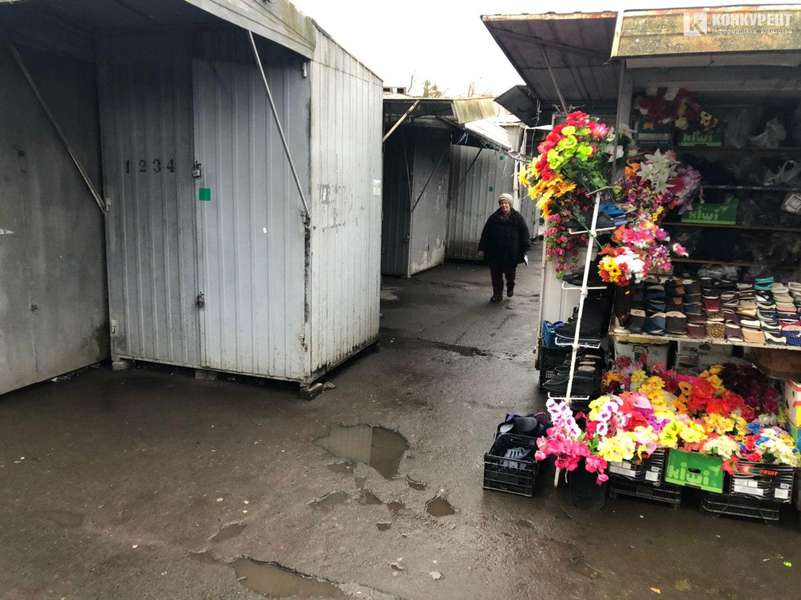 Перенесення базару: що коїться на Старому ринку (фото)