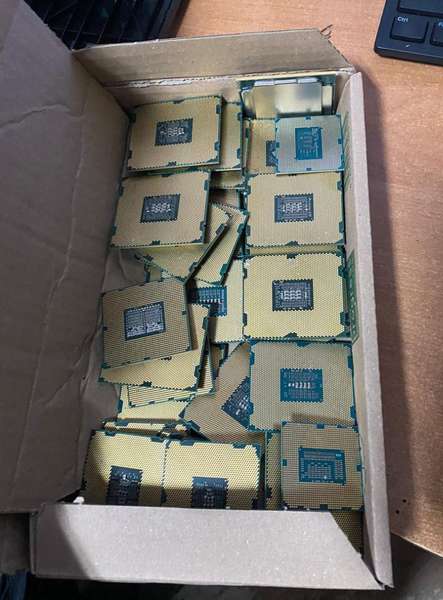 В «Ягодині» знайшли автозапчастини та процесори на 375 тисяч гривень (фото)