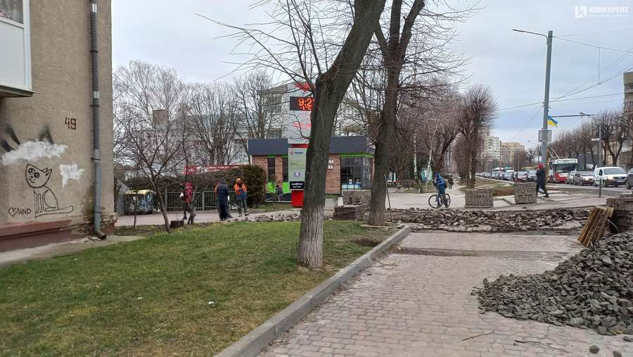 Рух ускладнений: що коїться на проспекті Волі у Луцьку (фото, відео)