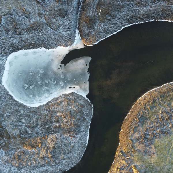 Зачарована Чорногузка: річка біля Луцька з висоти пташиного лету (фото)