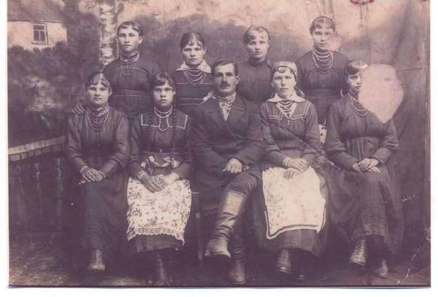 Волинська молодь 100 років тому (фото)