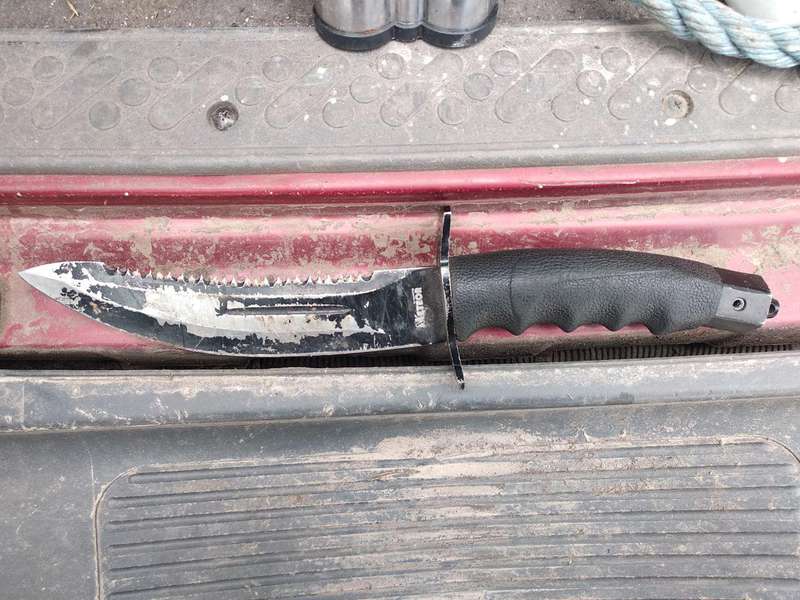 Ножі, кийки, кайданки і гвинтівка: на Волині в пунктах пропуску знайшли заборонені предмети (фото)