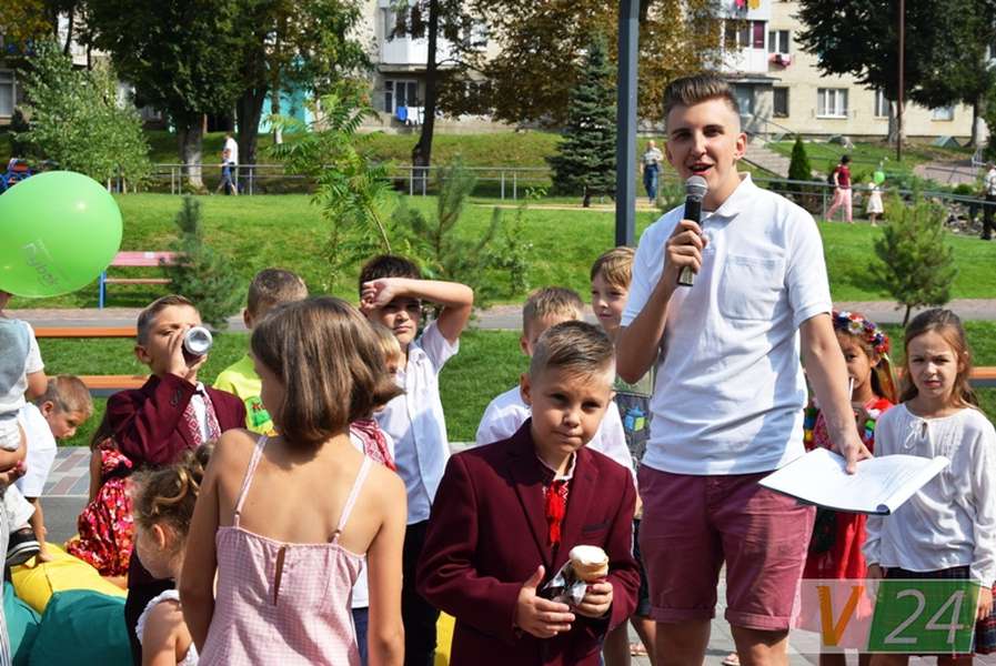 Подарунки та морозиво: у Луцьку влаштували сімейне свято (фото)
