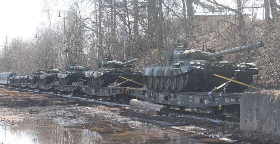 Ешелон з Чехії для України з танками Т-72М та БМП-1. Весна 2022
