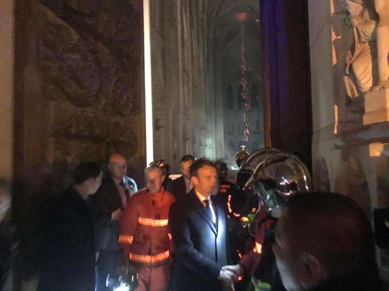 Собор Паризької Богоматері: показали фото після пожежі