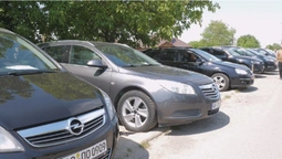 Бюджетний Opel чи Ford: що можна знайти на Луцькому автобазарі (відео)
