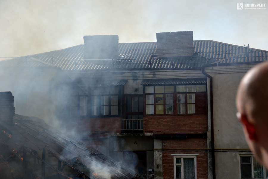 У Луцьку – пожежа біля міськради (фото, відео, оновлено)