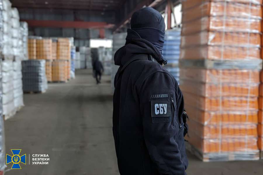 СБУ викрила фірму, яка продавала паливно-мастильні матеріали з РФ (фото)