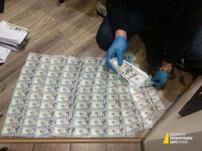 Мільйони доларів і сто шекелів: у Києві – корупційний скандал (фото)