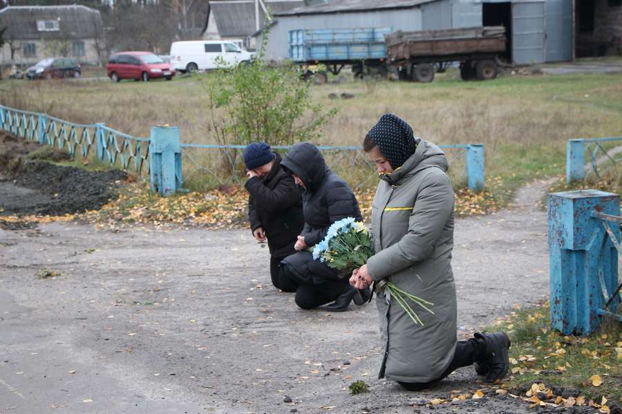 У селі на Волині похоронили загиблого захисника Віталія Лук'янчука