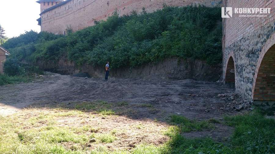 У Луцьку укріплюють схили замку Любарта (фото)