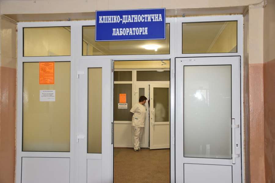 У Луцьку в дитячій поліклініці відремонтували кабінети лабораторії (фото) 