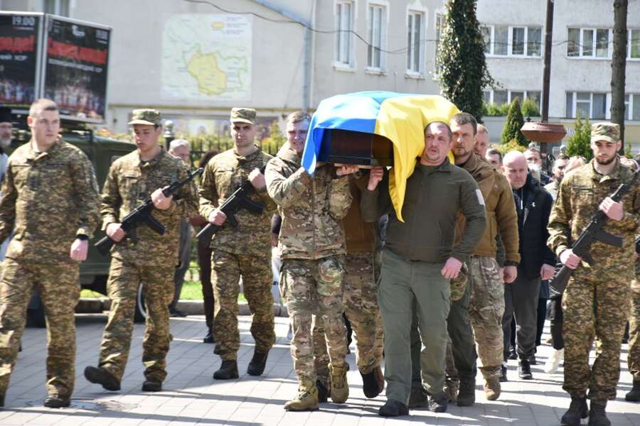 У Луцьку попрощалися з головним сержантом бригади «Хартія» Олександром Ющенком (фото)