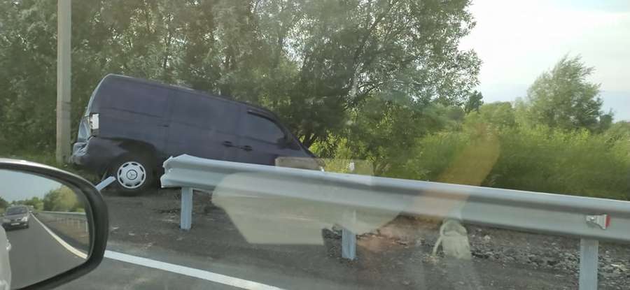 У Прилуцьку – аварія: потрощені два буси (фото)