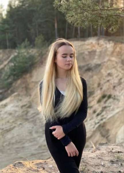 На Камінь-Каширщині зникла 17-річна дівчина (фото)
