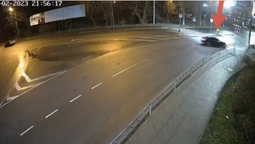 У Луцьку водій переплутав педалі – «беха» вилетіла на тротуар (відео)