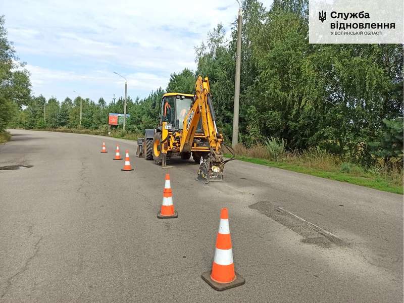 Від Ковеля до ПП «Ягодин – Дорогуськ» ремонтують дорогу (фото)