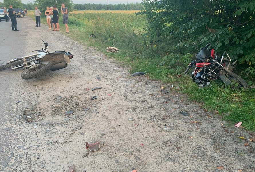 На Волині внаслідок зіткнення двох мотоциклів загинув 16-річний хлопець (фото)