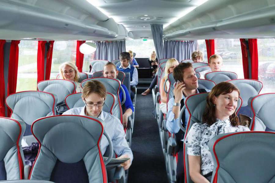 Автобус, поїзд чи BlaBlaCar: чим лучанам їхати дешевше, швидше та безпечніше