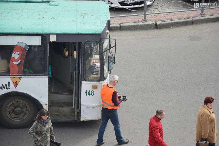 У центрі Луцька поламався тролейбус (фото)