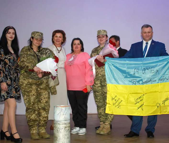 Військовослужбовиці з 14 ОМБр отримали ордени (фото)