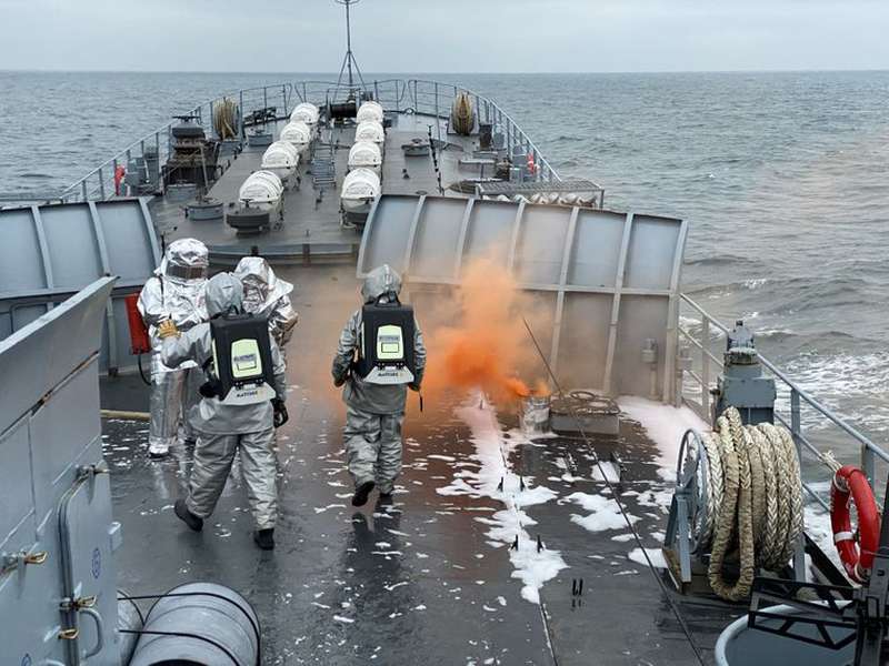 Українські моряки спільно з Францією провели тренування в Чорному морі (фото)
