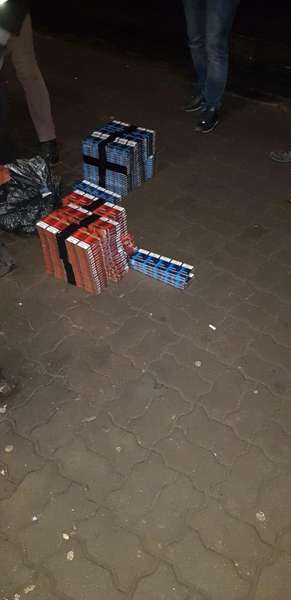 На ковельському вокзалі знайшли 11 тисяч пачок сигарет (фото)