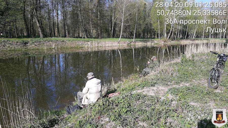 У центральному парку Луцька заборонено ловити рибу: інакше – штраф