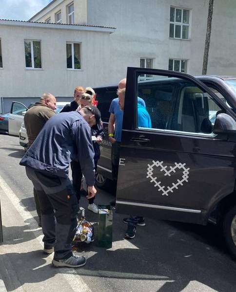Латвійські лісівники передали на Волинь медикаменти для українських захисників (фото)