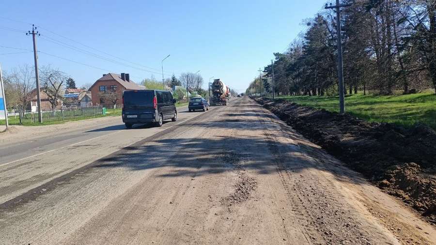 На Волині відновили ремонтні роботи на автошляху Дачне-Ківерці (фото, відео)