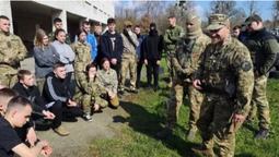 У Луцьку стартував військовий вишкіл: молодь навчають українські та американські інструктори (фото, відео)