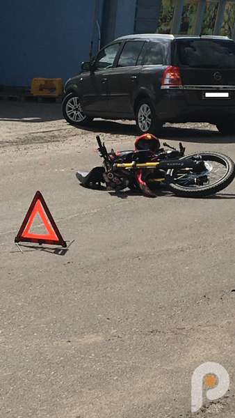 У Ратному зіткнулись мотоцикл і легковик (фото)