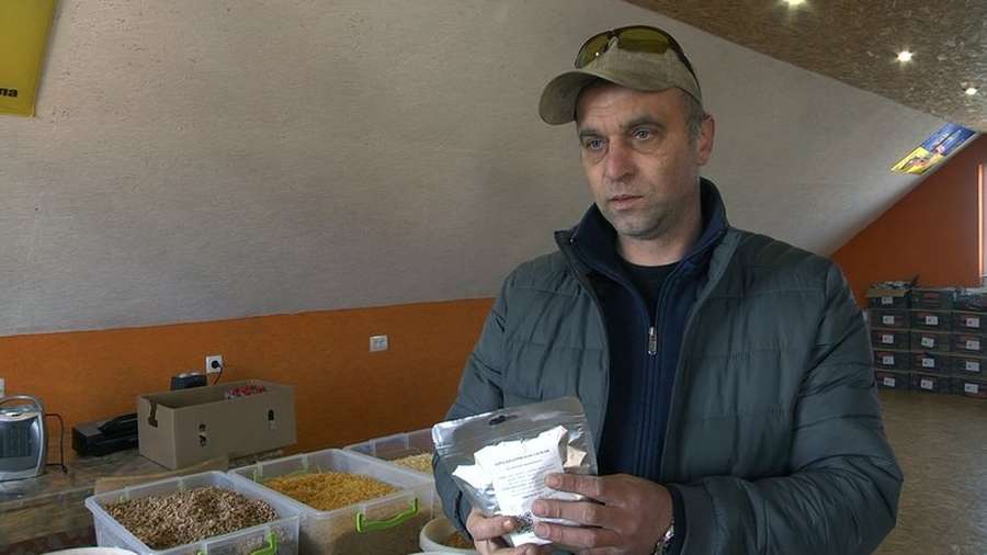 Волонтер Віталій Гладун, який возить страви «Файних ґаздинь» військовим на фронт