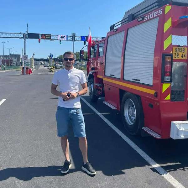 Сергій відправив пожежний автомобіль для МНС України