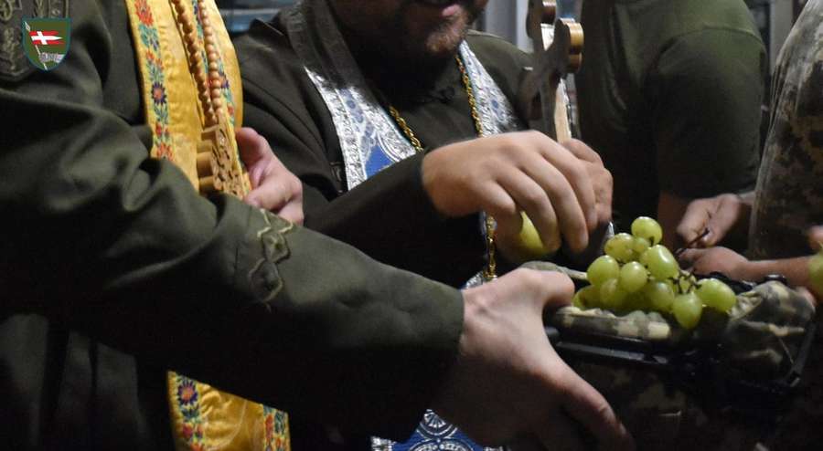 Яблучний спас: як на передовій святкують воїни волинської 14-ОМБр (фото)