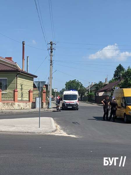 У Володимирі-Волинському зіткнулися бус і мотоцикл (фото)